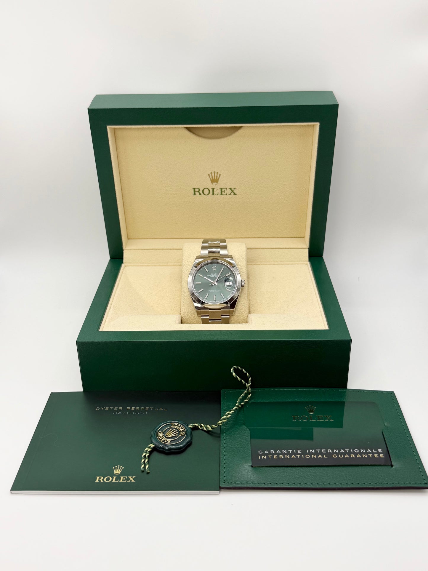 Rolex Datejust 41 126300 Mint Green - Full Set