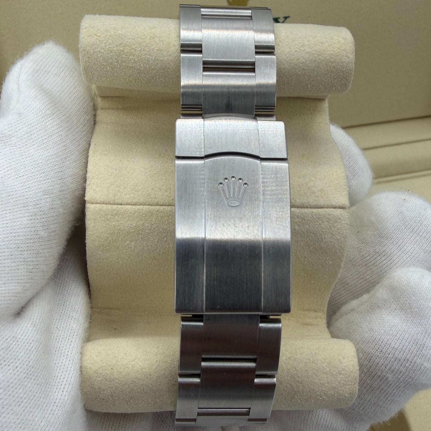 Rolex OP41 134300 Med Blue 2025 - Full Set.