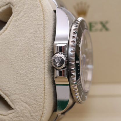 Rolex Sea-Dweller 43 126600 - 2024 - Full Set