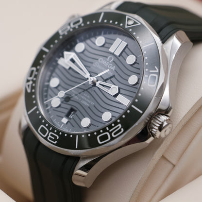 Omega Seamaster Diver 300M Green 42mm | Full Set | 2023