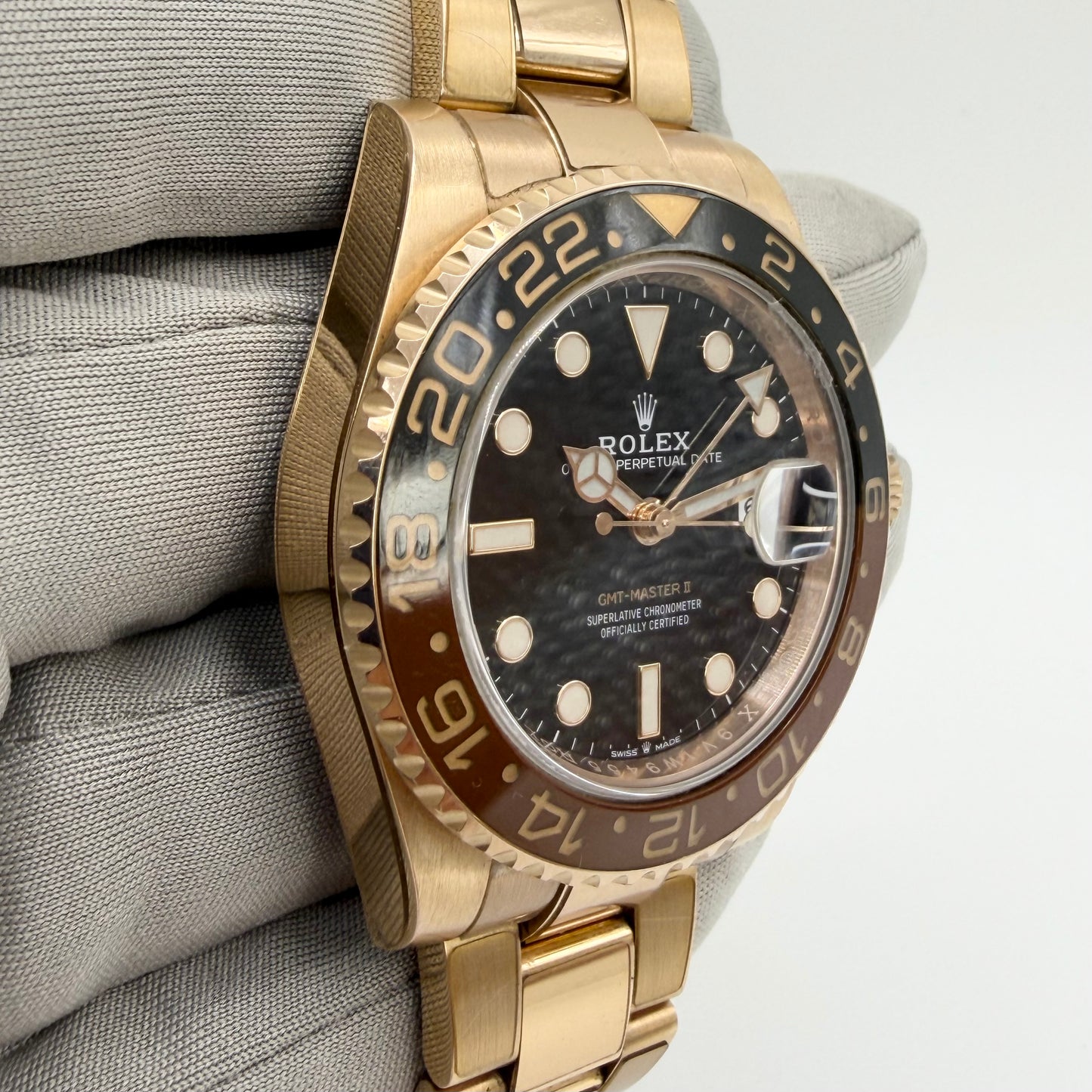Rolex GMT-Master II 126715CHNR Full Set - Everose Gold - Fully Stickered