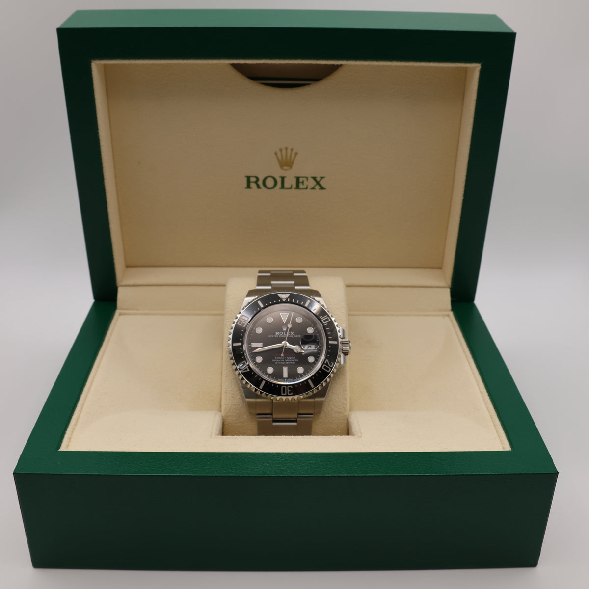 Rolex Sea-Dweller 43 126600 - 2024 - Full Set