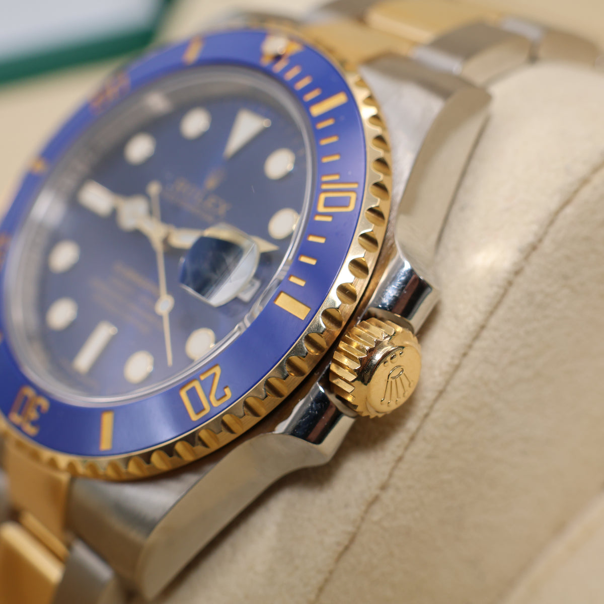 Rolex Submariner Date "Bluesy" - 2018 - Mint Condition Full Set