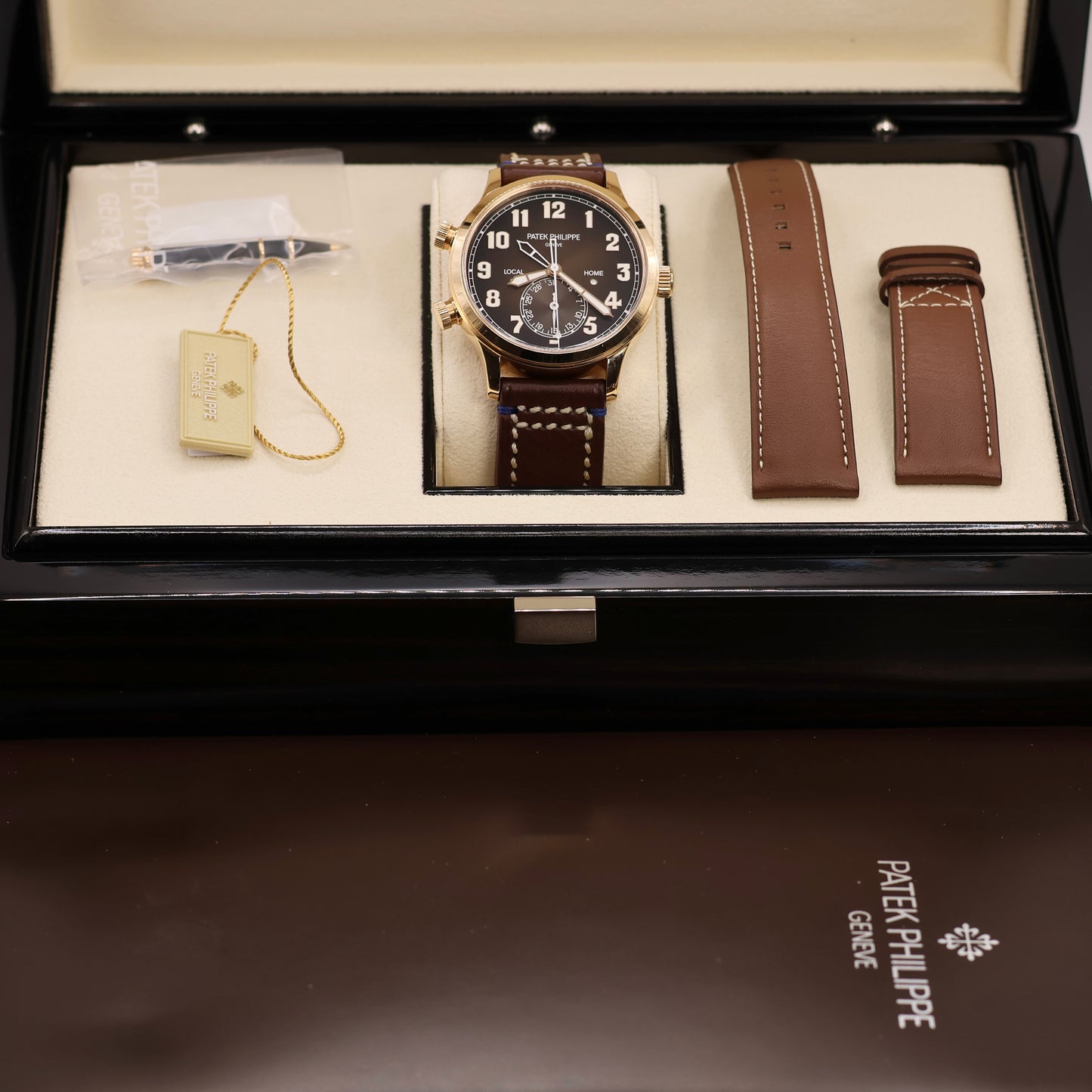 Patek Philippe Calatrava Pilot Travel Time | 5524R-001 | Rose Gold | Full Set