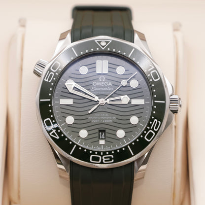 Omega Seamaster Diver 300M Green 42mm | Full Set | 2023