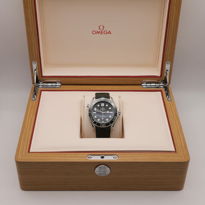 Omega Seamaster Diver 300M Green 42mm | Full Set | 2023