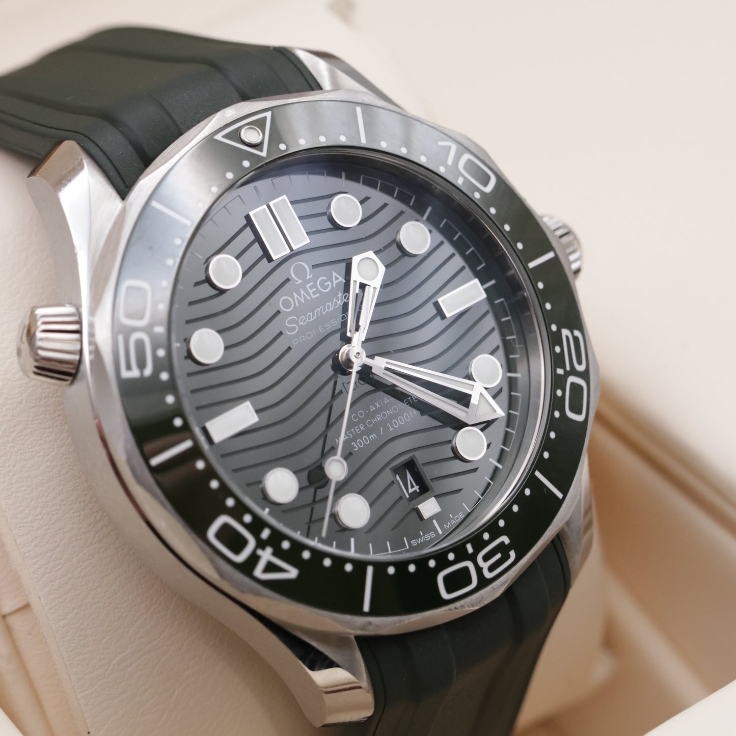 Omega Seamaster Diver 300M Green 42mm | Full Set | 2023