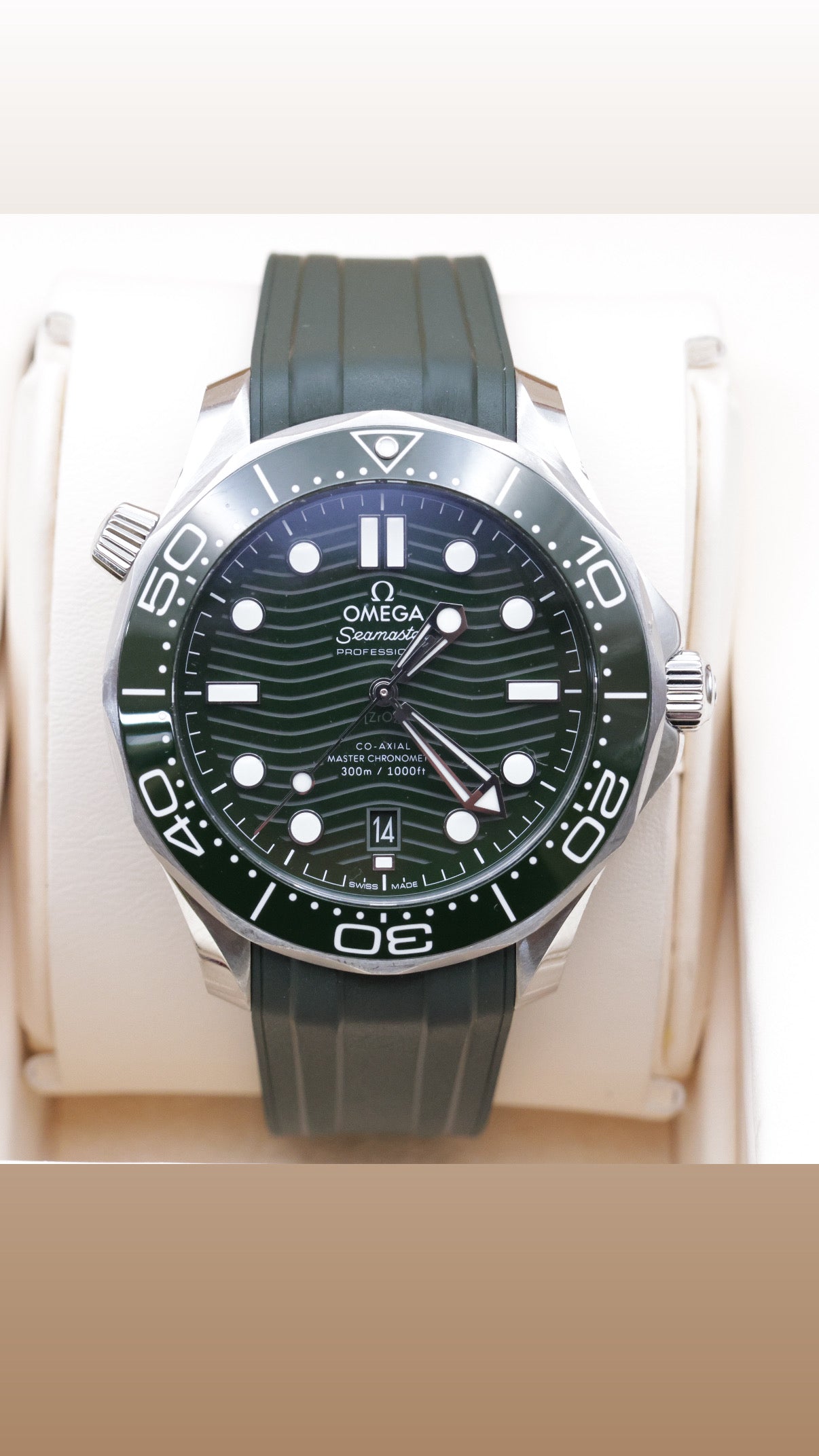 Omega Seamaster Diver 300M Green 42mm | Full Set | 2023