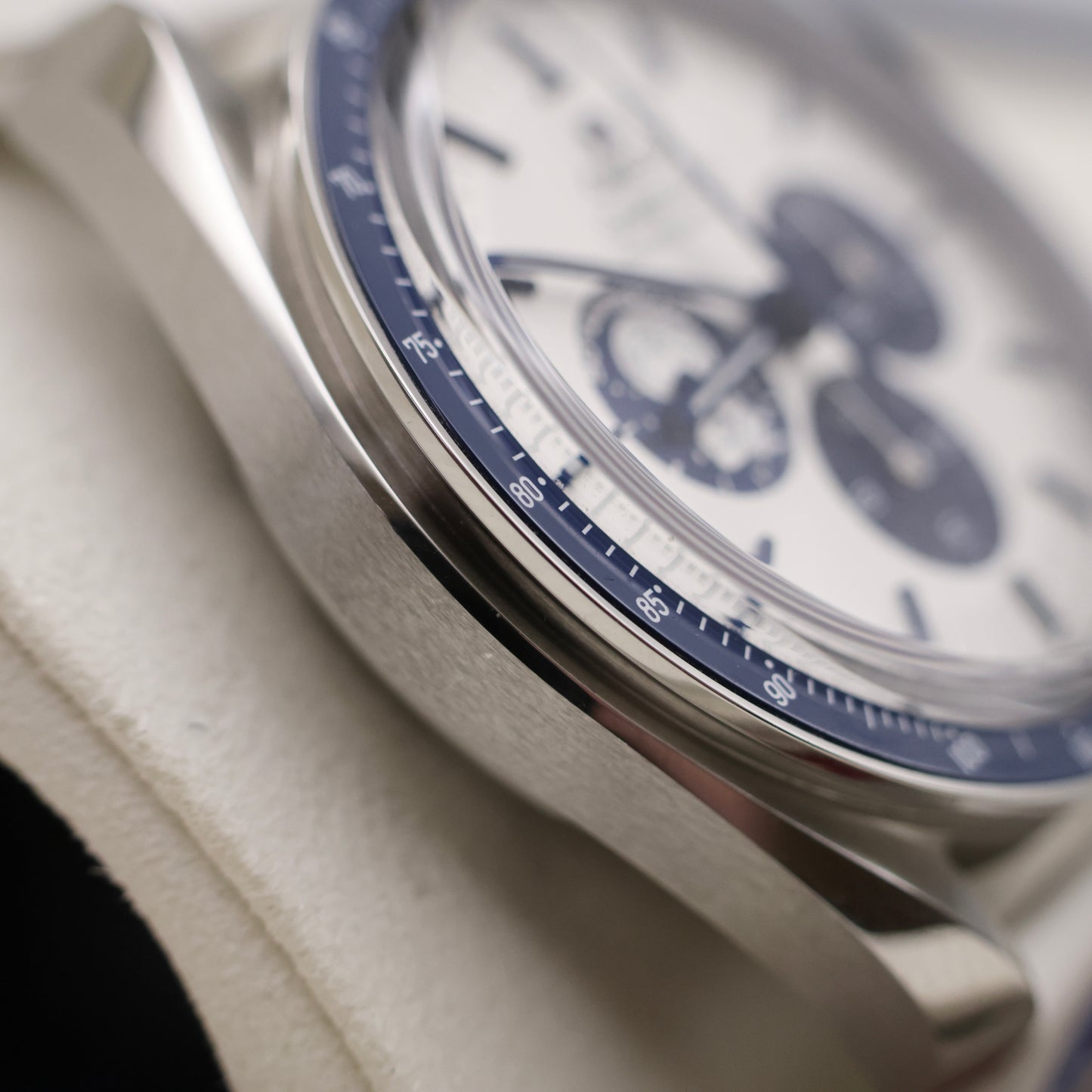 Omega Speedmaster Silver Snoopy Award 50th Anniversary | Full Set | Omega Blue Nylon Strap & OMEGA NASA VELCRO Strap