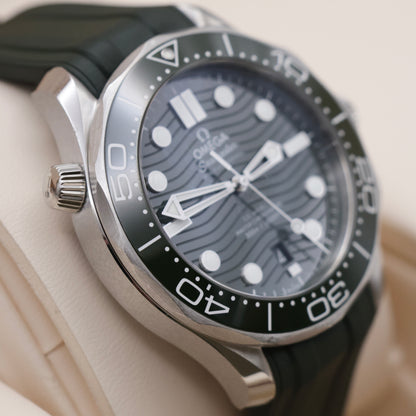 Omega Seamaster Diver 300M Green 42mm | Full Set | 2023