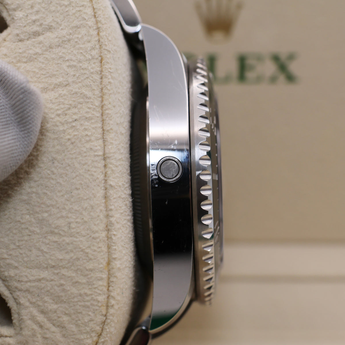 Rolex Sea-Dweller 43 126600 - 2024 - Full Set