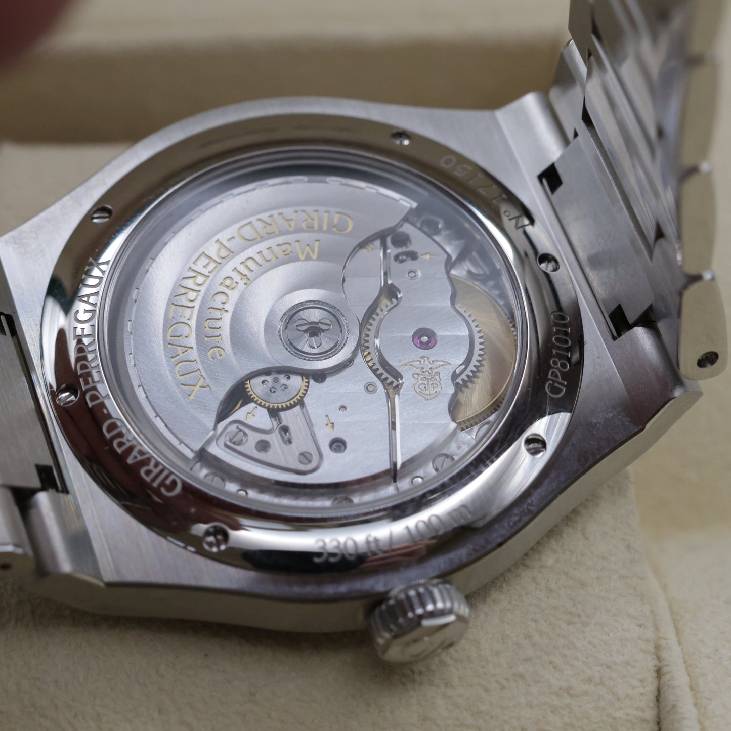 Girard-Perregaux Laureato 42mm Blue Dial – 2025 | Full Set