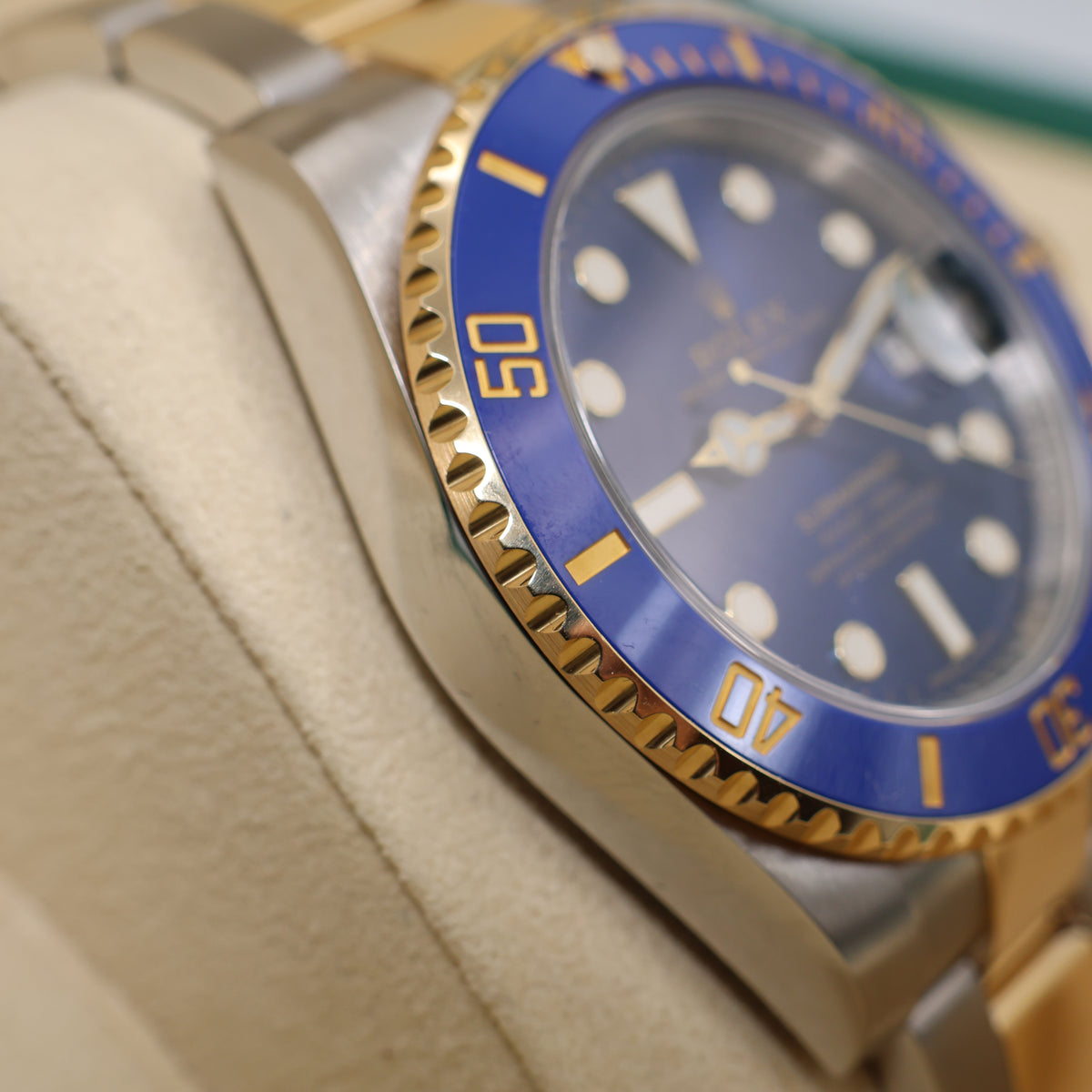 Rolex Submariner Date "Bluesy" - 2018 - Mint Condition Full Set