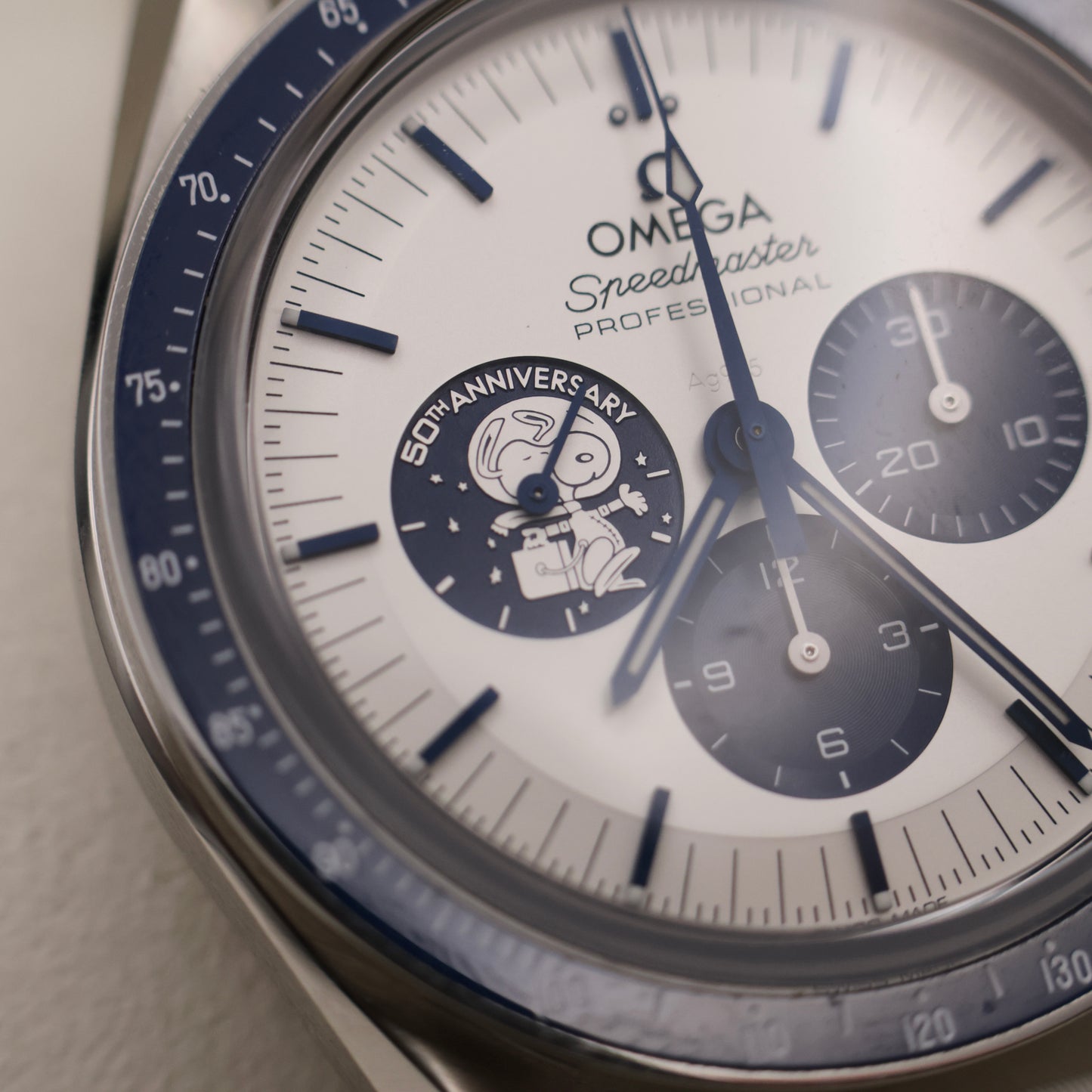 Omega Speedmaster Silver Snoopy Award 50th Anniversary | Full Set | Omega Blue Nylon Strap & OMEGA NASA VELCRO Strap