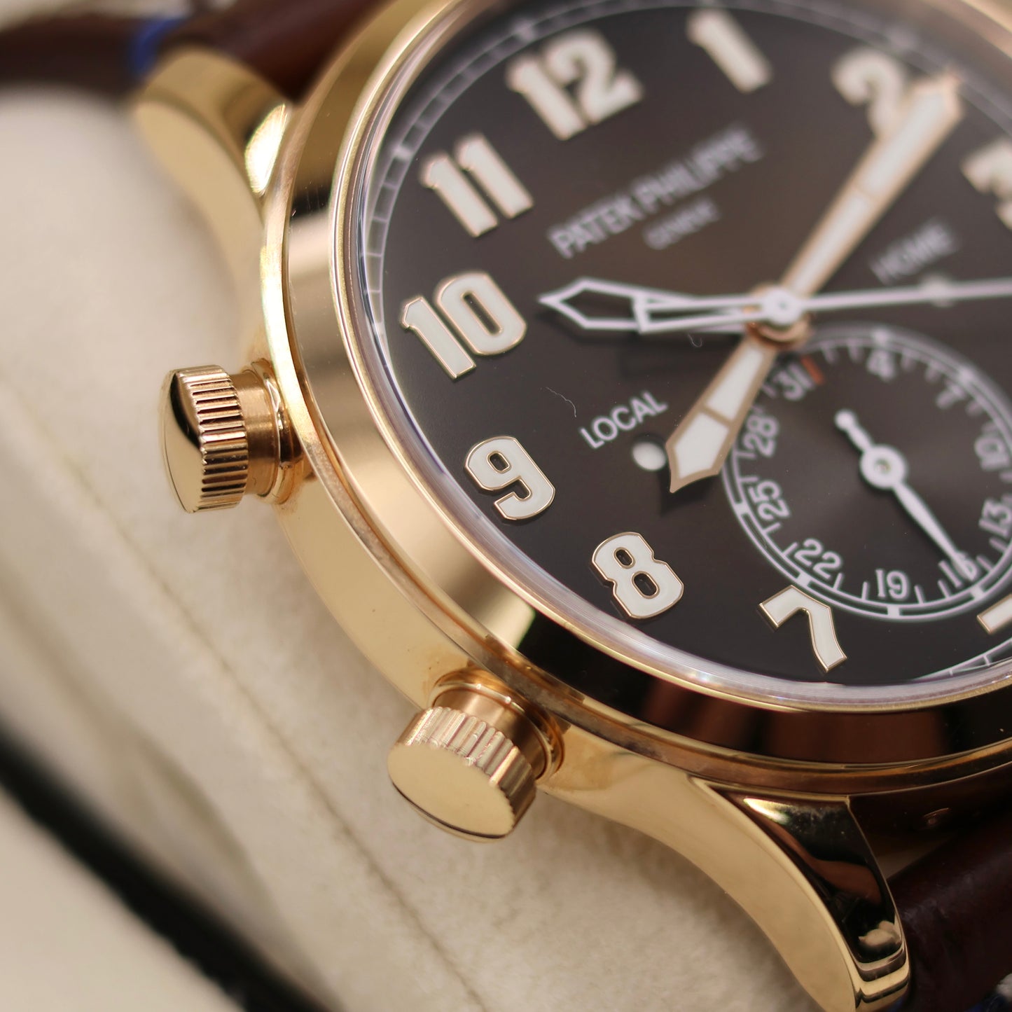 Patek Philippe Calatrava Pilot Travel Time | 5524R-001 | Rose Gold | Full Set