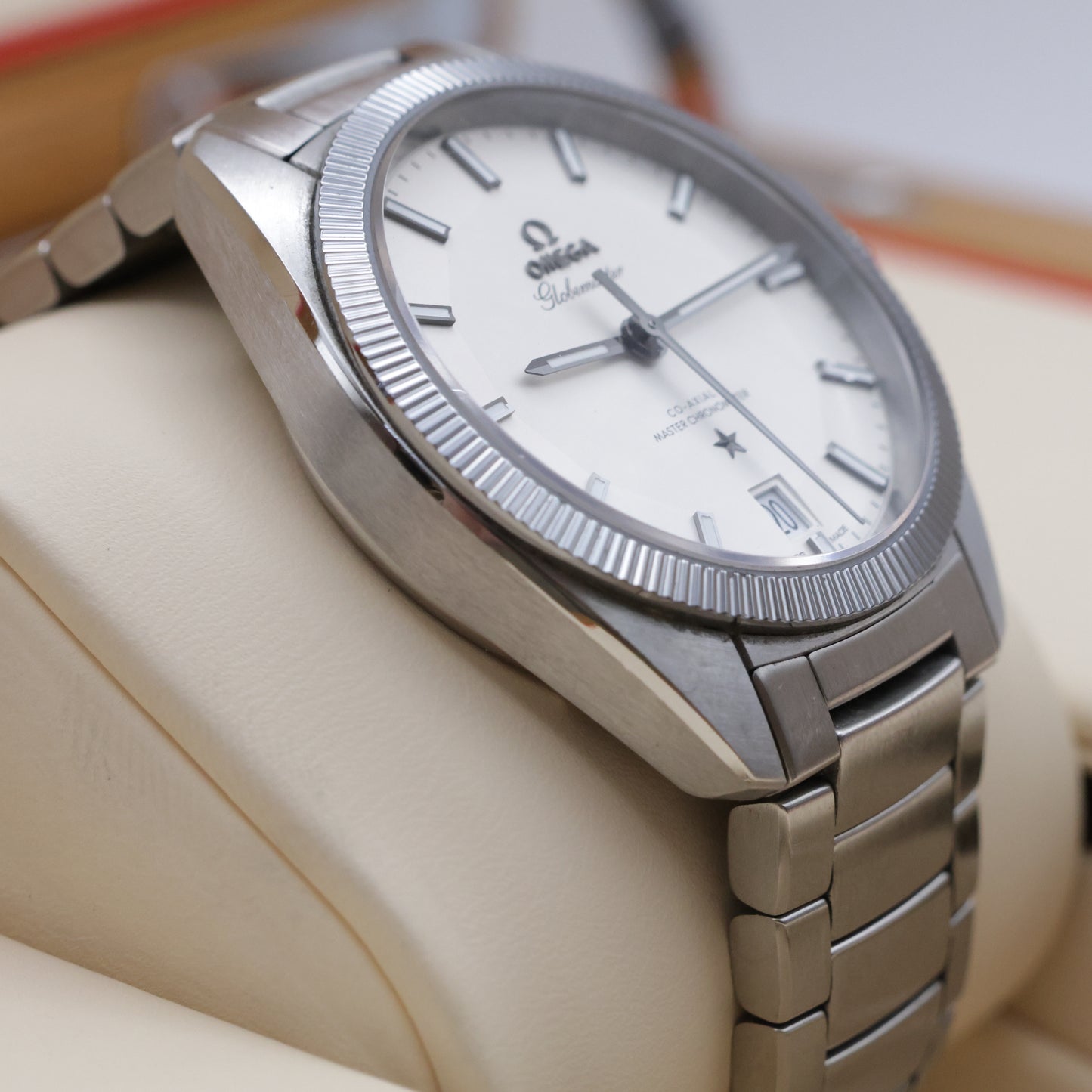 Omega Constellation Globemaster – Ref. 130.30.39.21.02.001 – 2015 - Box and Booklet