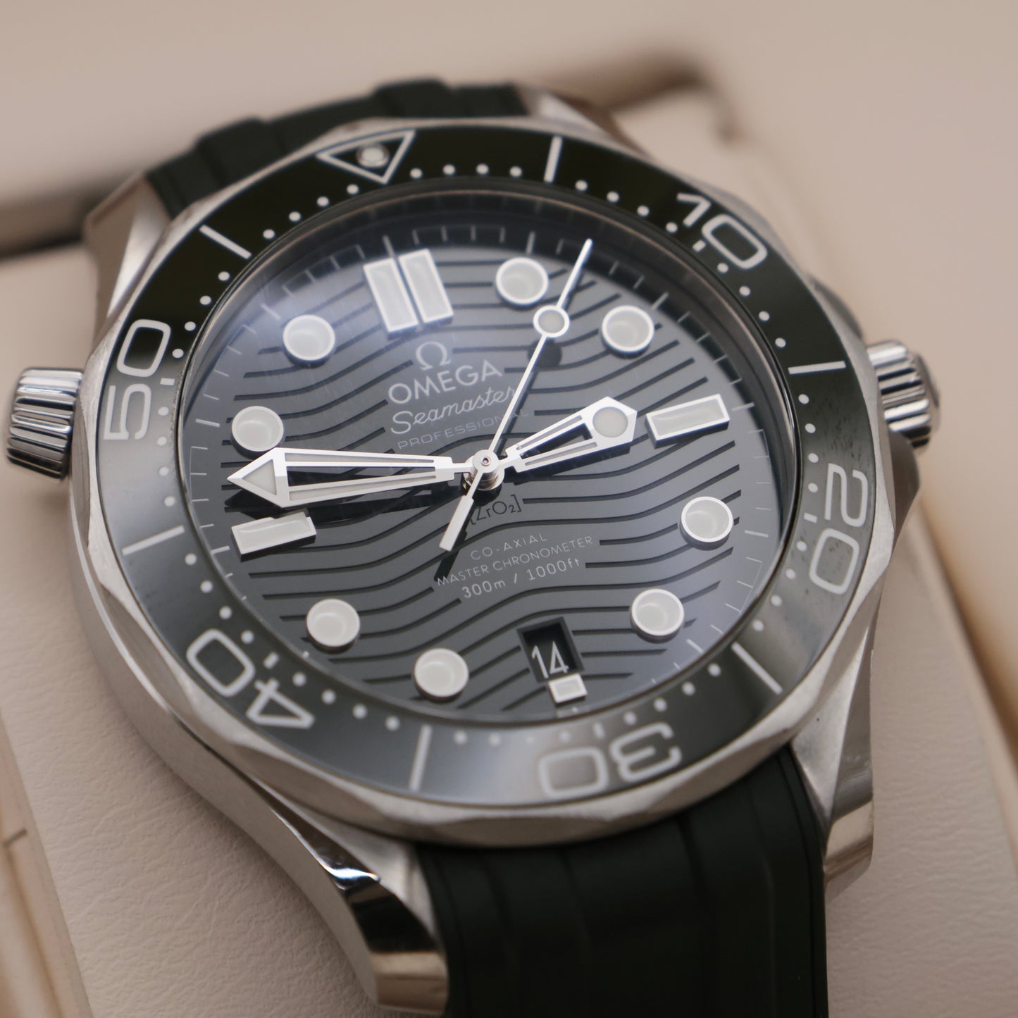 Omega Seamaster Diver 300M Green 42mm | Full Set | 2023