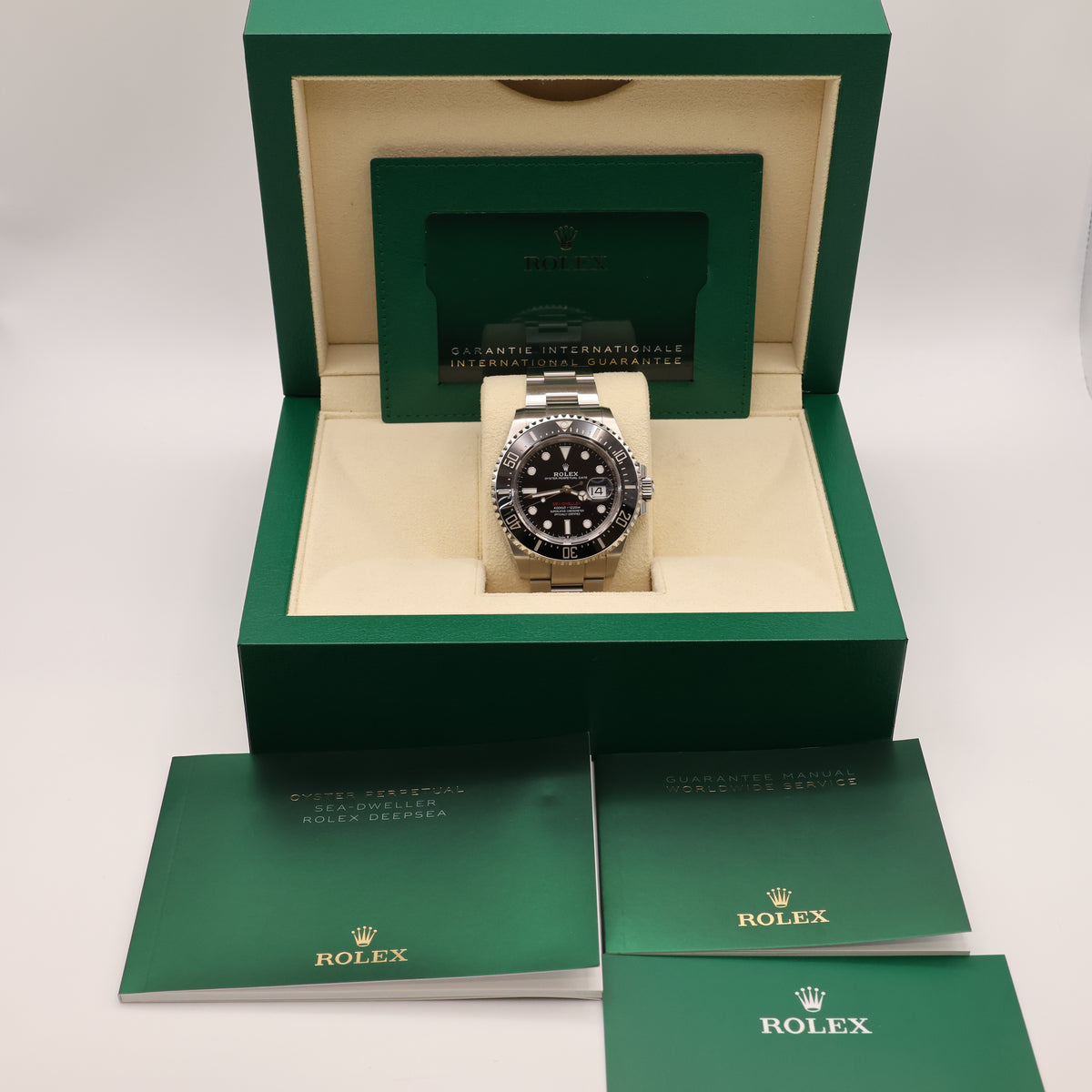 Rolex Sea-Dweller 43 126600 - 2024 - Full Set
