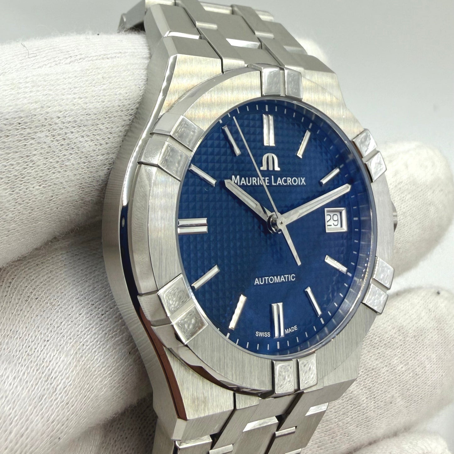 Maurice Lacroix Aikon 39 AI6007