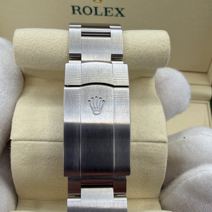 Rolex OP41 134300 "Pistachio" 2025 - Full Set, Unworn
