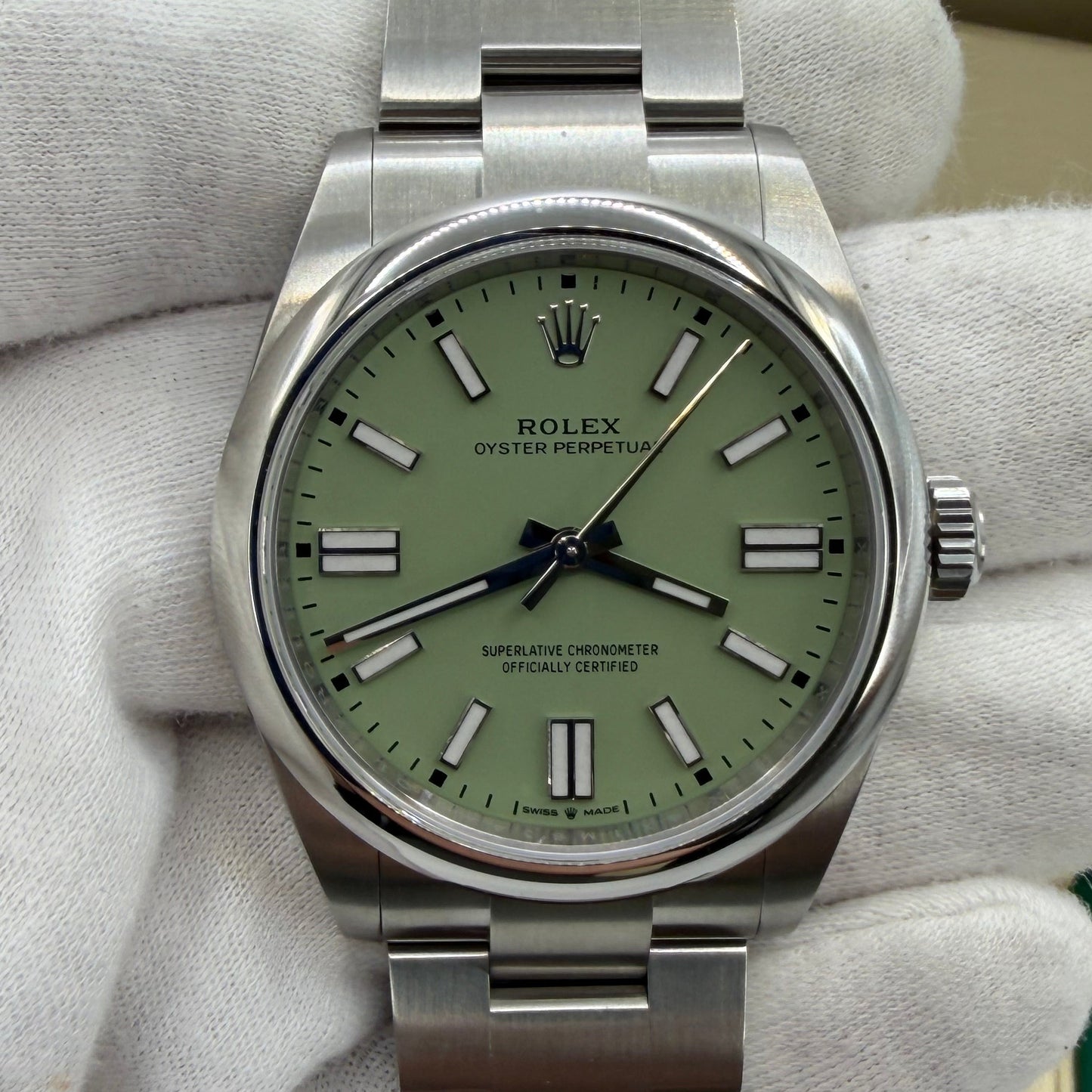 Rolex OP41 134300 "Pistachio" 2025 - Full Set, Unworn