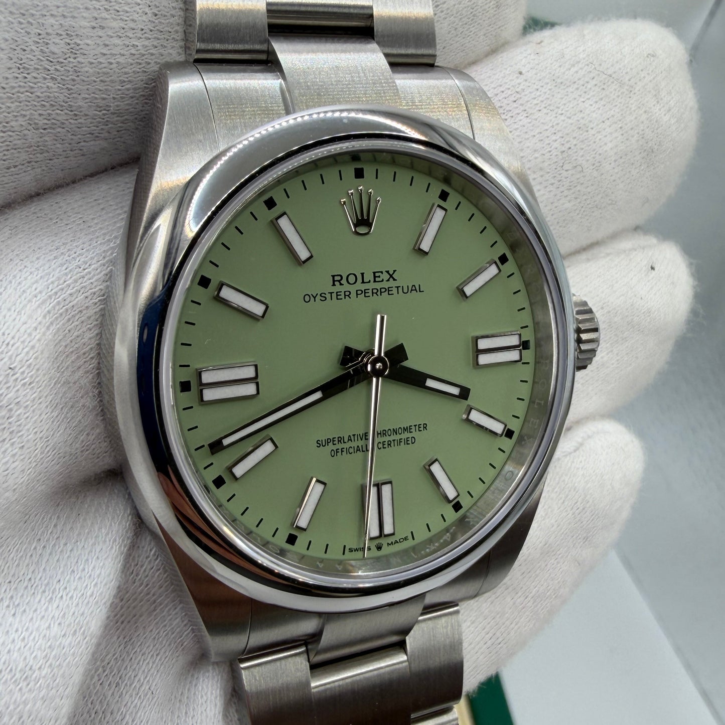 Rolex OP41 134300 "Pistachio" 2025 - Full Set, Unworn