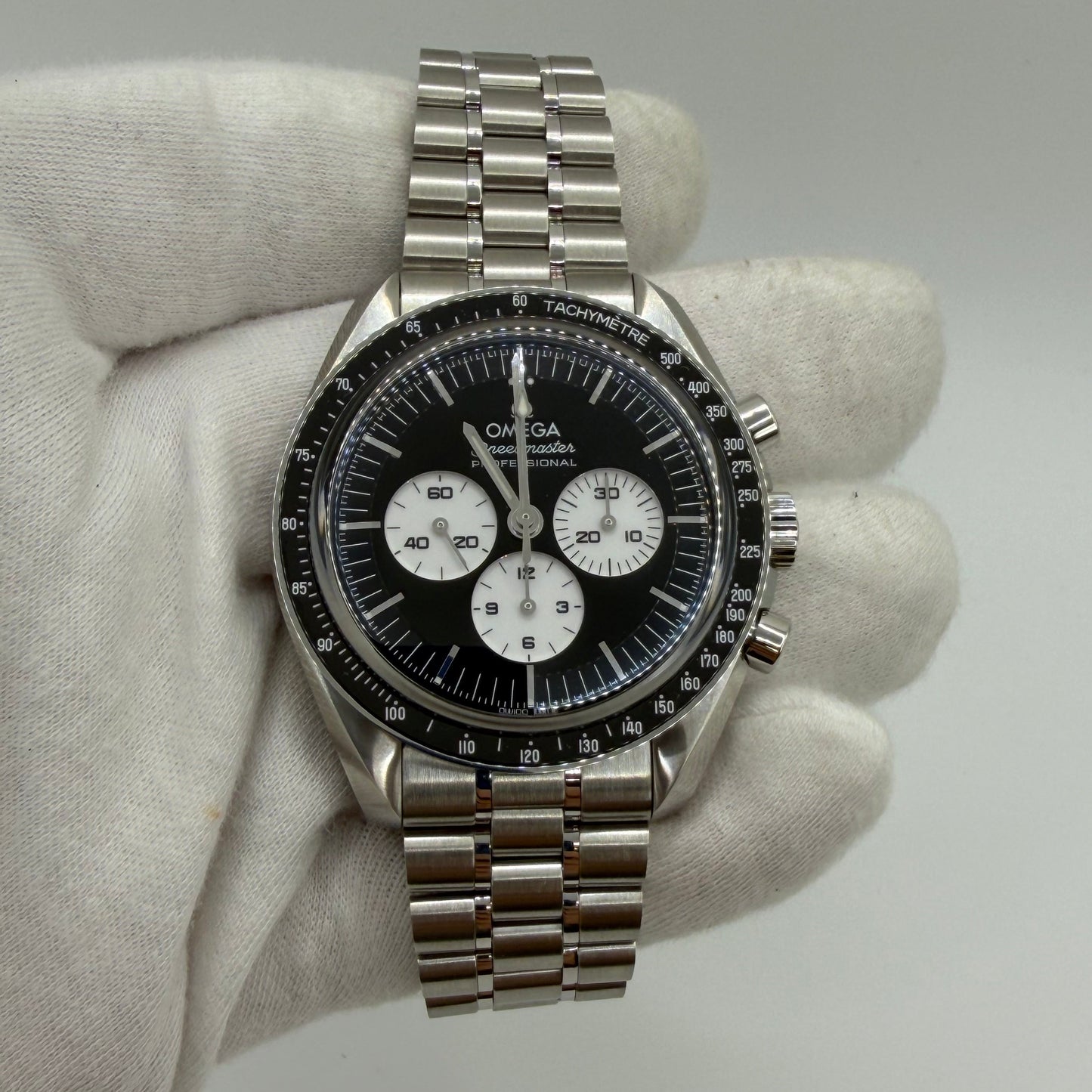 Omega Speedmaster Professional Sapphire Sandwich 42 mm – February 2026 – Full Set, Unworn