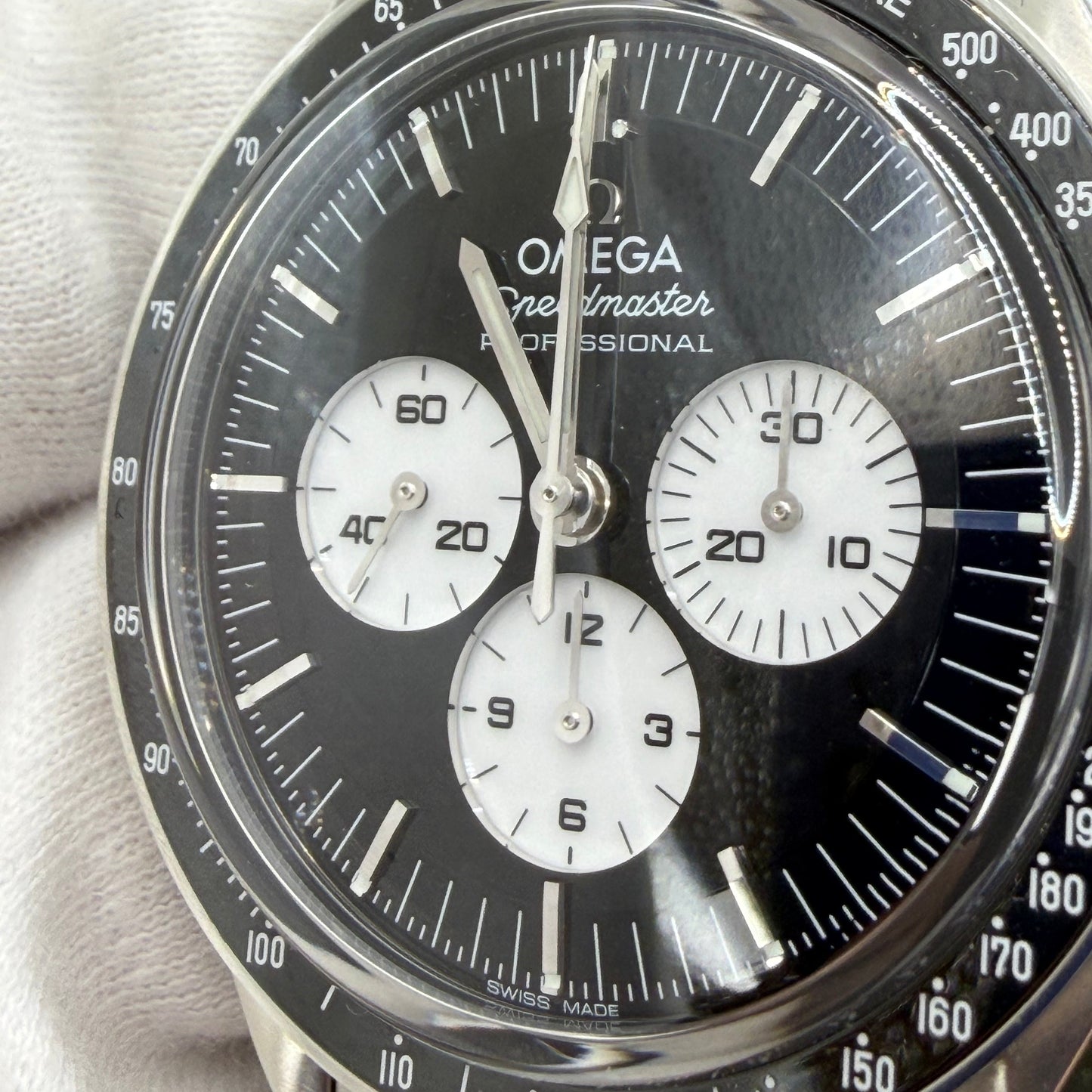 Omega Speedmaster Professional Sapphire Sandwich 42 mm – February 2026 – Full Set, Unworn